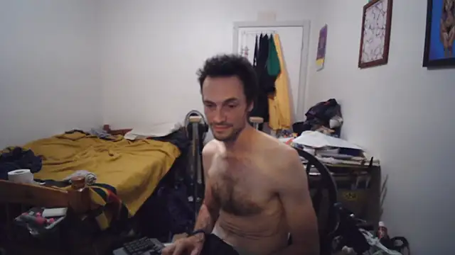 JohnnyMoves Show in webcam