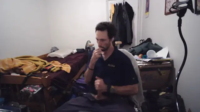 JohnnyMoves Шоу с уебкамера