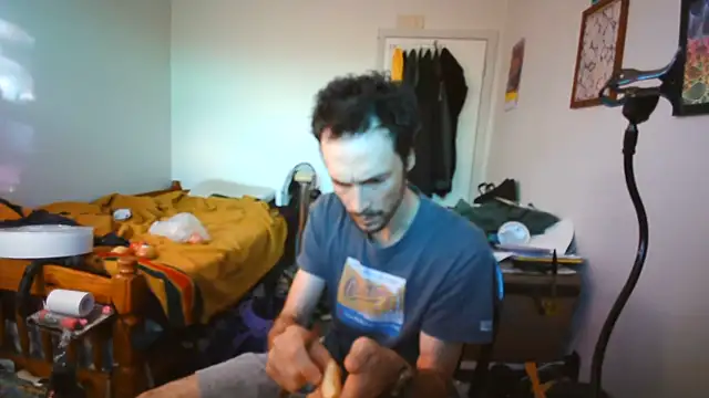 JohnnyMoves' Webcam Show