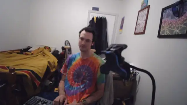 JohnnyMoves' Webcam Show