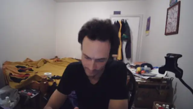 JohnnyMoves Show in webcam