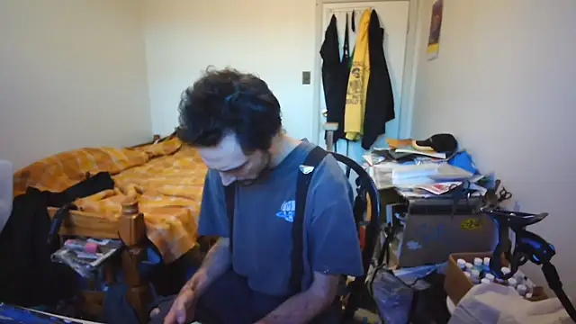 JohnnyMoves Show Webcam