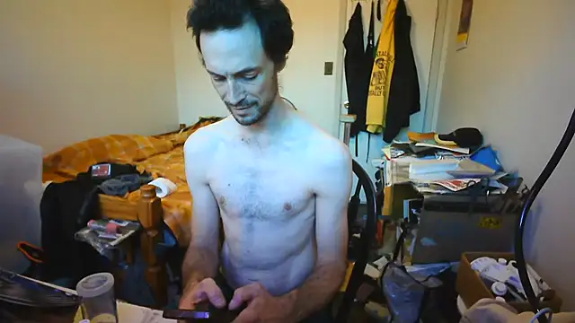 JohnnyMoves Show in webcam