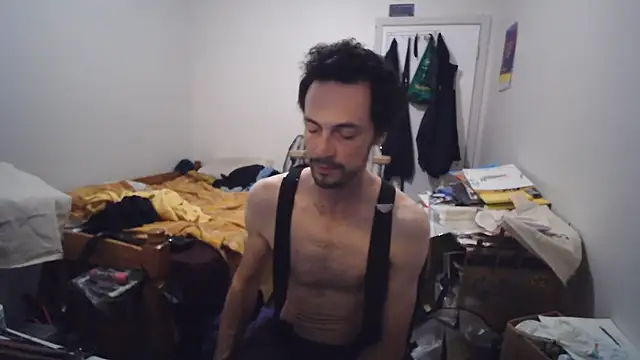 JohnnyMoves: διαδικτυακό σόου στην κάμερα