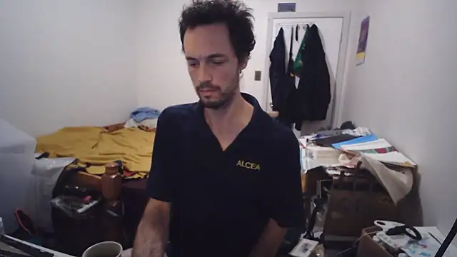 JohnnyMoves' Webcam Show