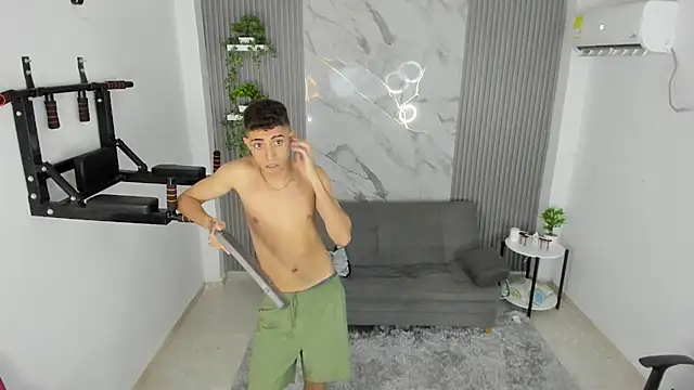 meei_hang Show in webcam