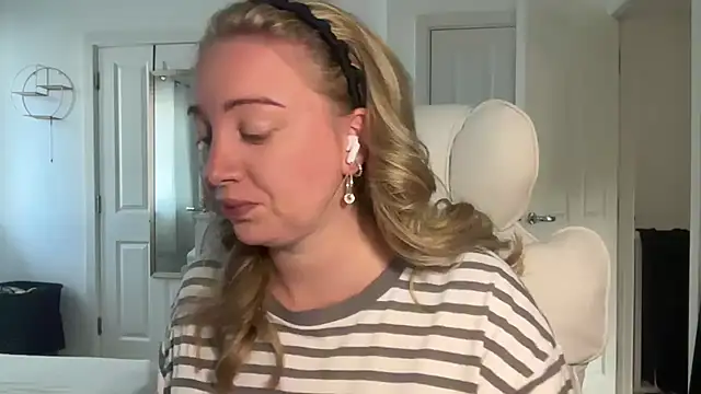 arielsweetieee Show Webcam