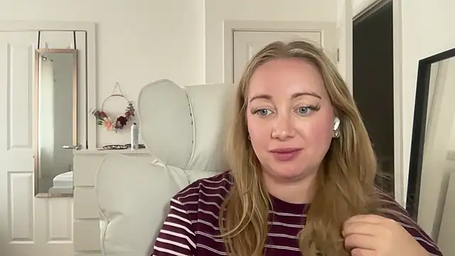arielsweetieee Adlı Modelin Web Kamerası Şovu