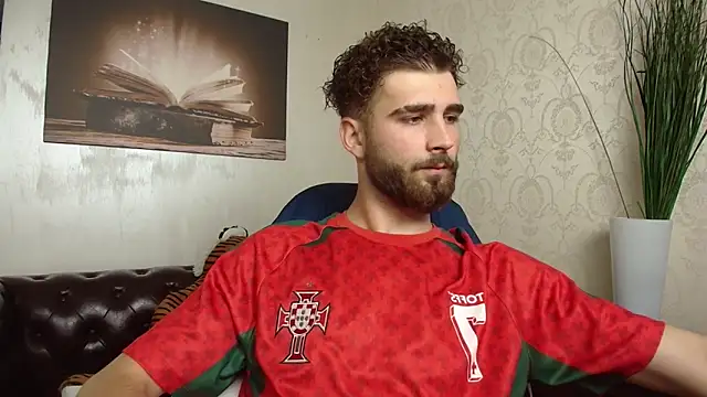 KyloEast Webcam show