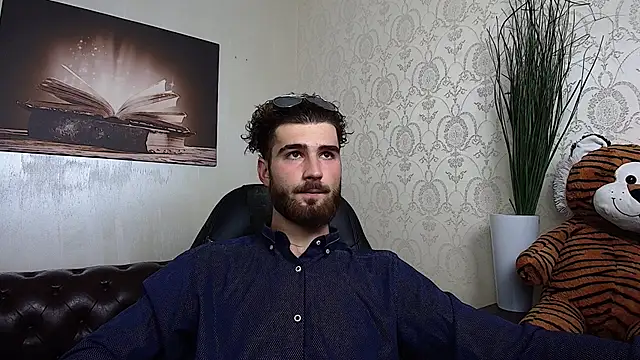 KyloEast Webcam show