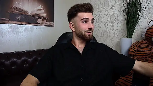 KyloEast Webcam show