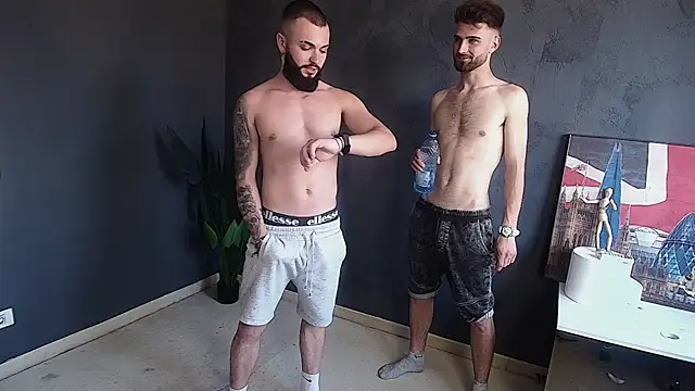 KyloEast webcam show