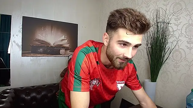 KyloEast Webcam show