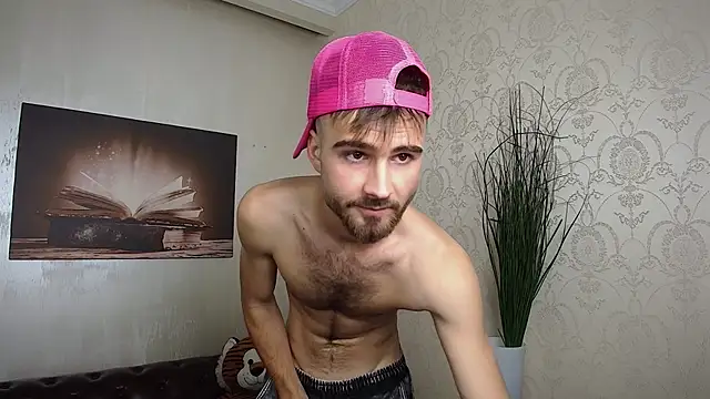 Show modela KyloEast na web-kameri