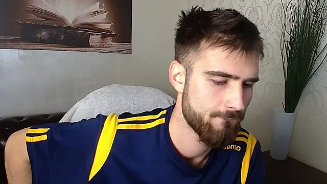 KyloEast Webcam show