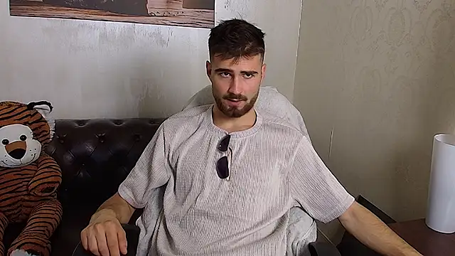 KyloEast Webcam-Show
