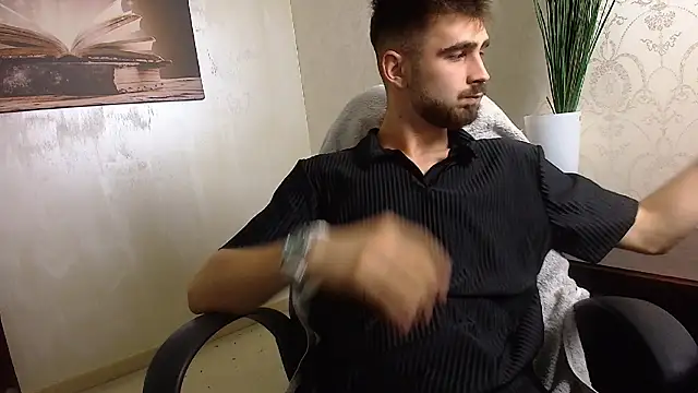 KyloEast Webcam show