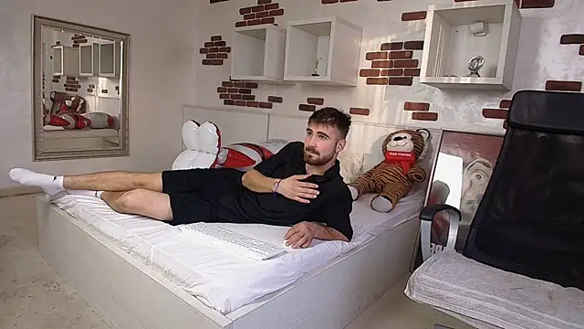 KyloEast Webcam show