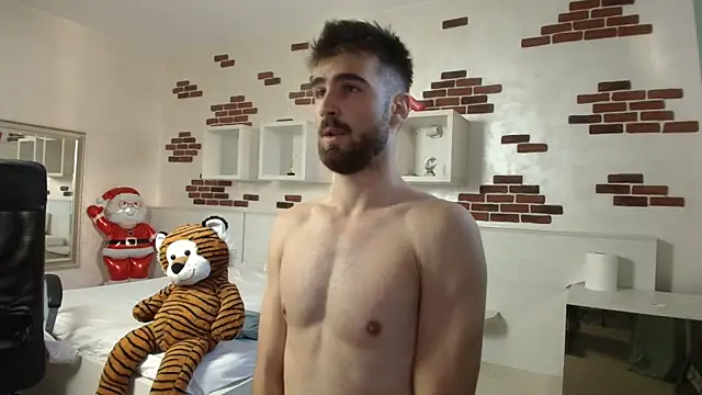KyloEast Webcam show