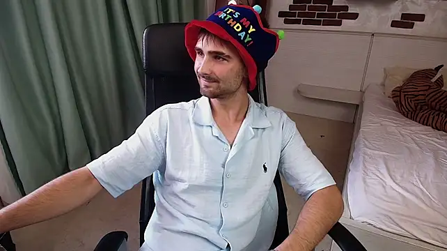 KyloEast webkamerás műsora