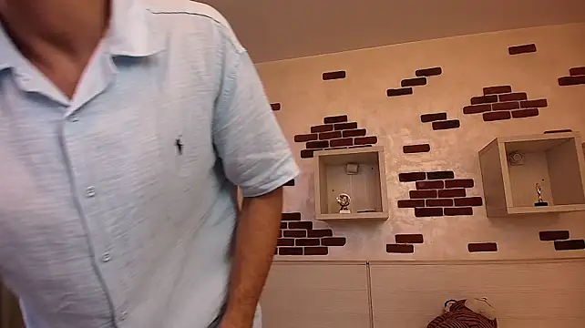 הו פעת וובקאם של KyloEast