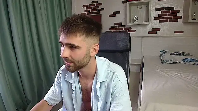 KyloEast Webcam show