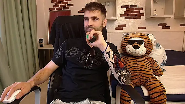 KyloEastn Webbikameraesitys