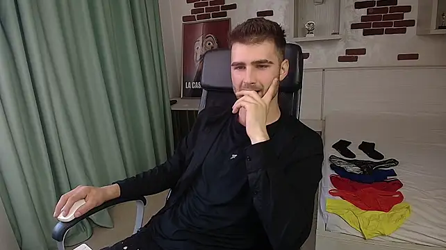 KyloEast Webcam show