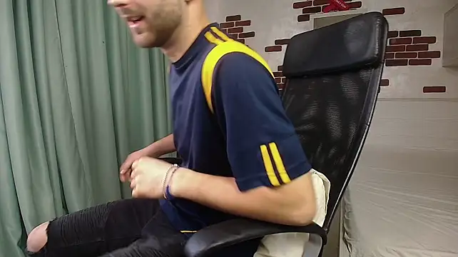 KyloEast Webcam Show