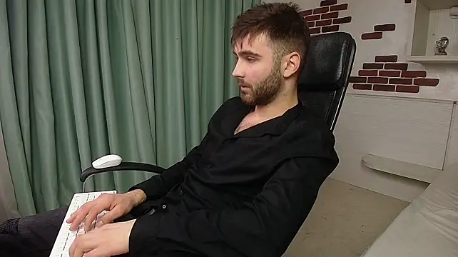 KyloEast Webcam show