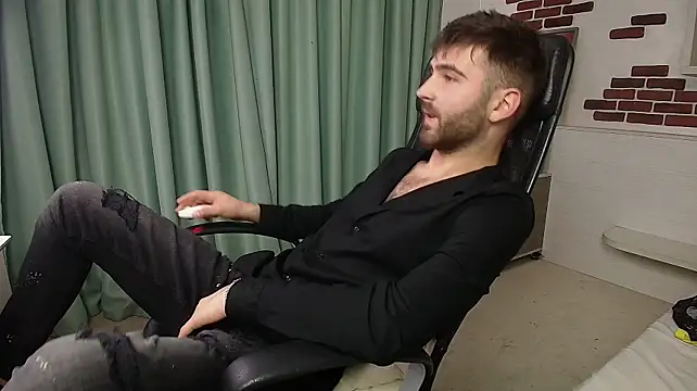 KyloEast Webcam show