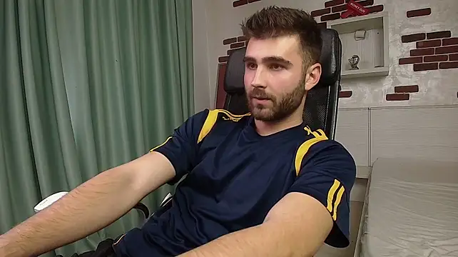 KyloEast Webcam show