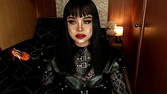 Show modela BigcockjasmineTs na web-kameri