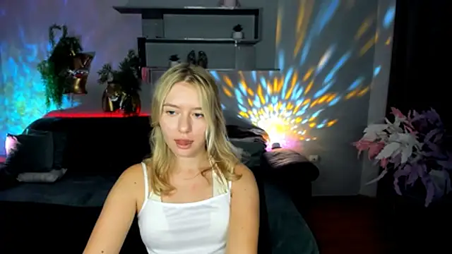 צ'אט XXX בשידור חי של RosaTiny