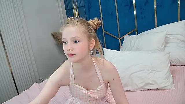 LilianHowards Show in webcam