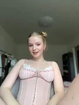 LilianHowards 网络视讯表演
