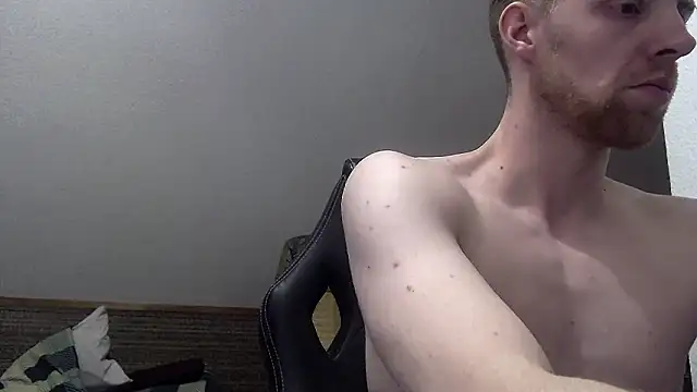 Show modela Milkyman7 na web-kameri