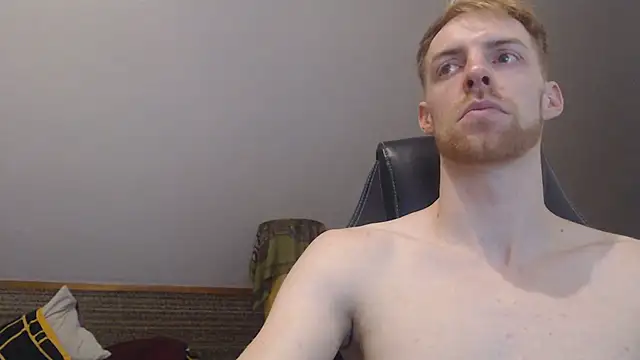 Show modela Milkyman7 na web-kameri