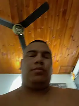 Patricio_02's Webcam Show