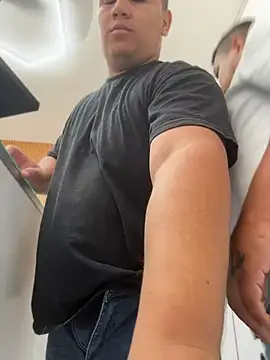 Patricio_02: διαδικτυακό σόου στην κάμερα