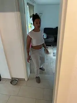 SweetPetiteNoir Webcam-Show