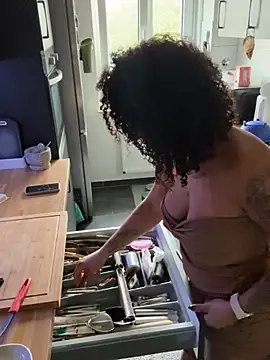 SweetPetiteNoir Webcam-Show
