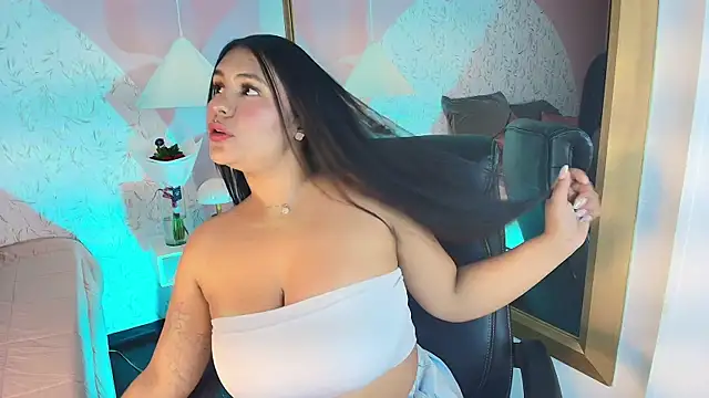 Chat +18 de Tammara_Brm ao vivo