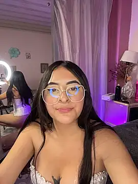 Chatroom XXX en direct de Maggiee_1