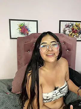Maggiee_1 Adlı Modelin Canlı XXX Sohbeti