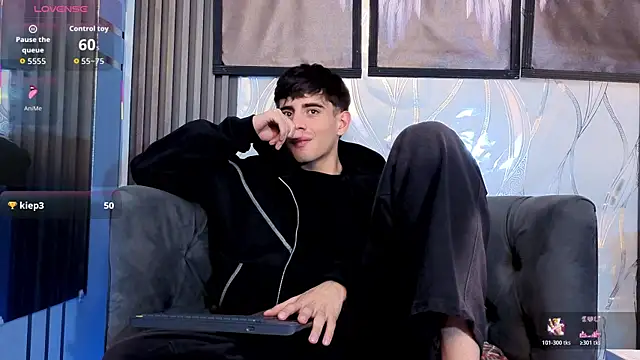 demian_hot99 Show in webcam