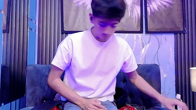 demian_hot99's Webcam Show