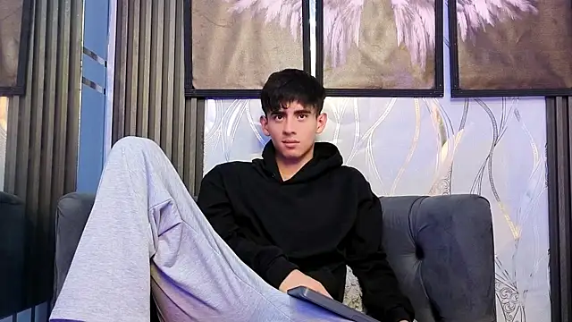 demian_hot99n Webbikameraesitys