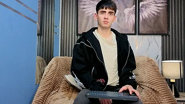 הופעת וובקאם של demian_hot99
