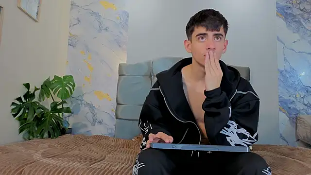 demian_hot99 网络视讯表演